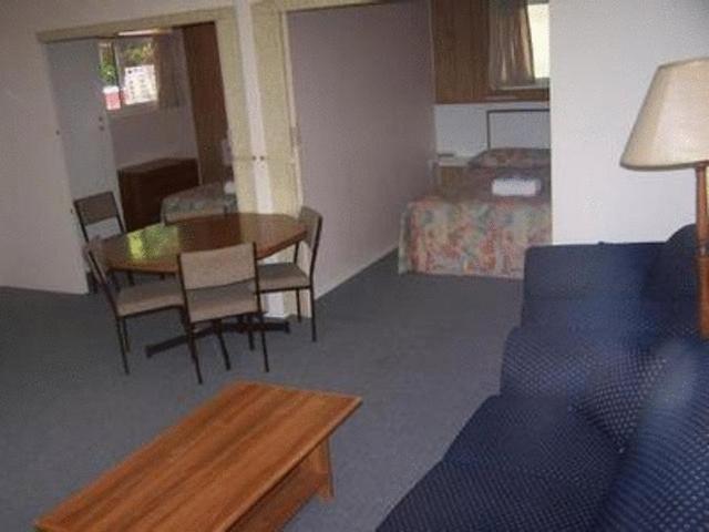 Ocean Breeze Motel Порт-Маккуори Номер фото